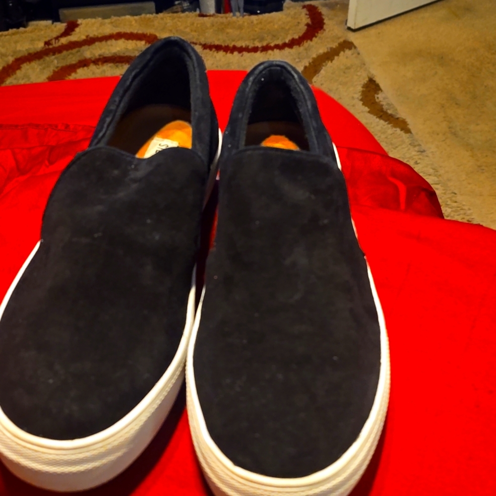 Steve madden slip on suede shoes size 8